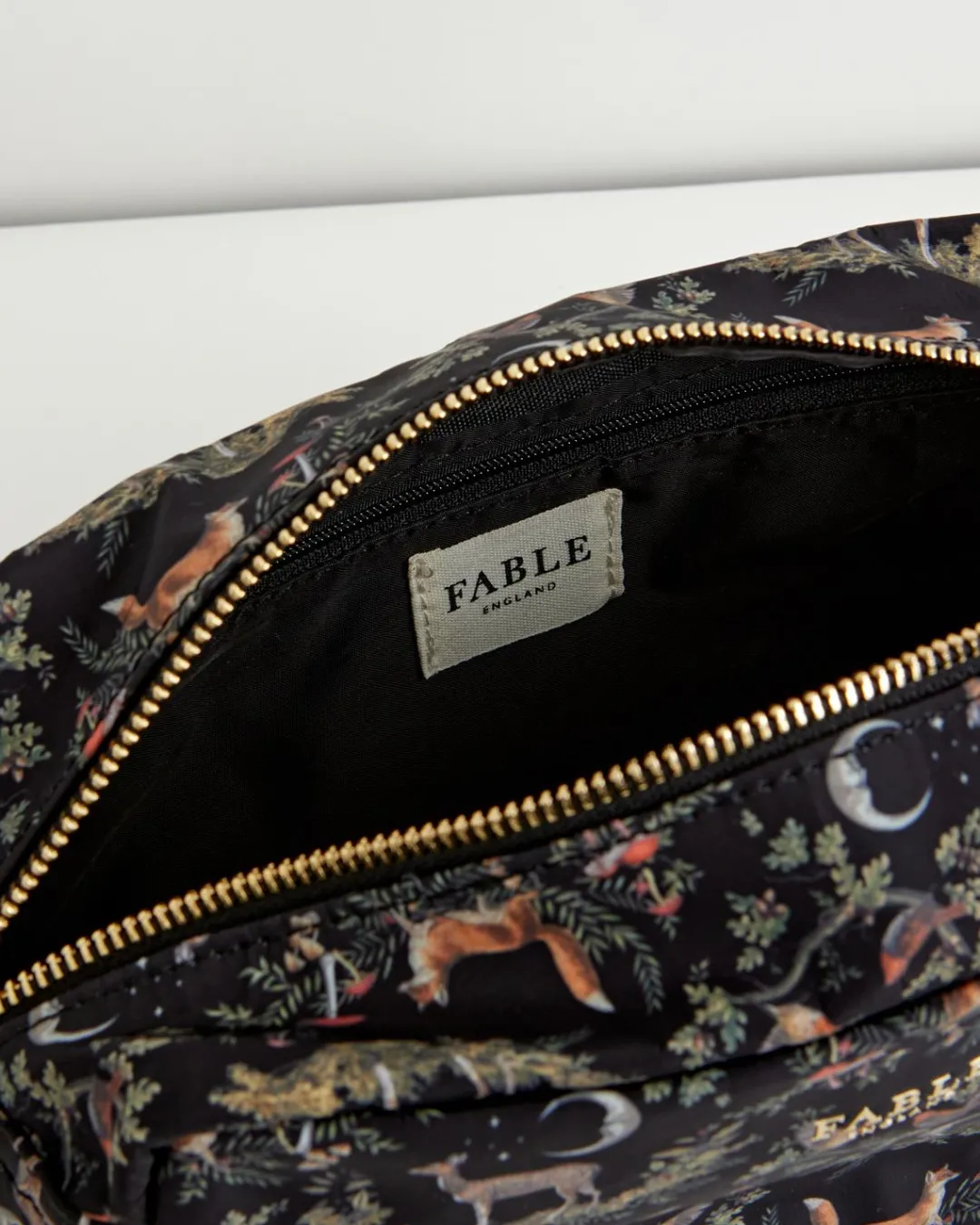 Fashion Fable England A Night's Tale Woodland Pouch Black