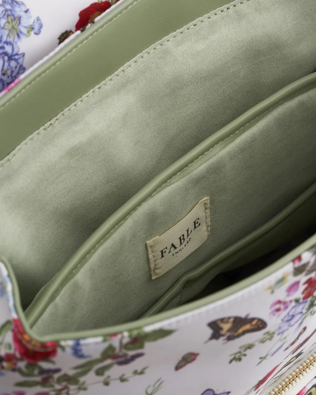Hot Fable England Alice Garden Large Backpack