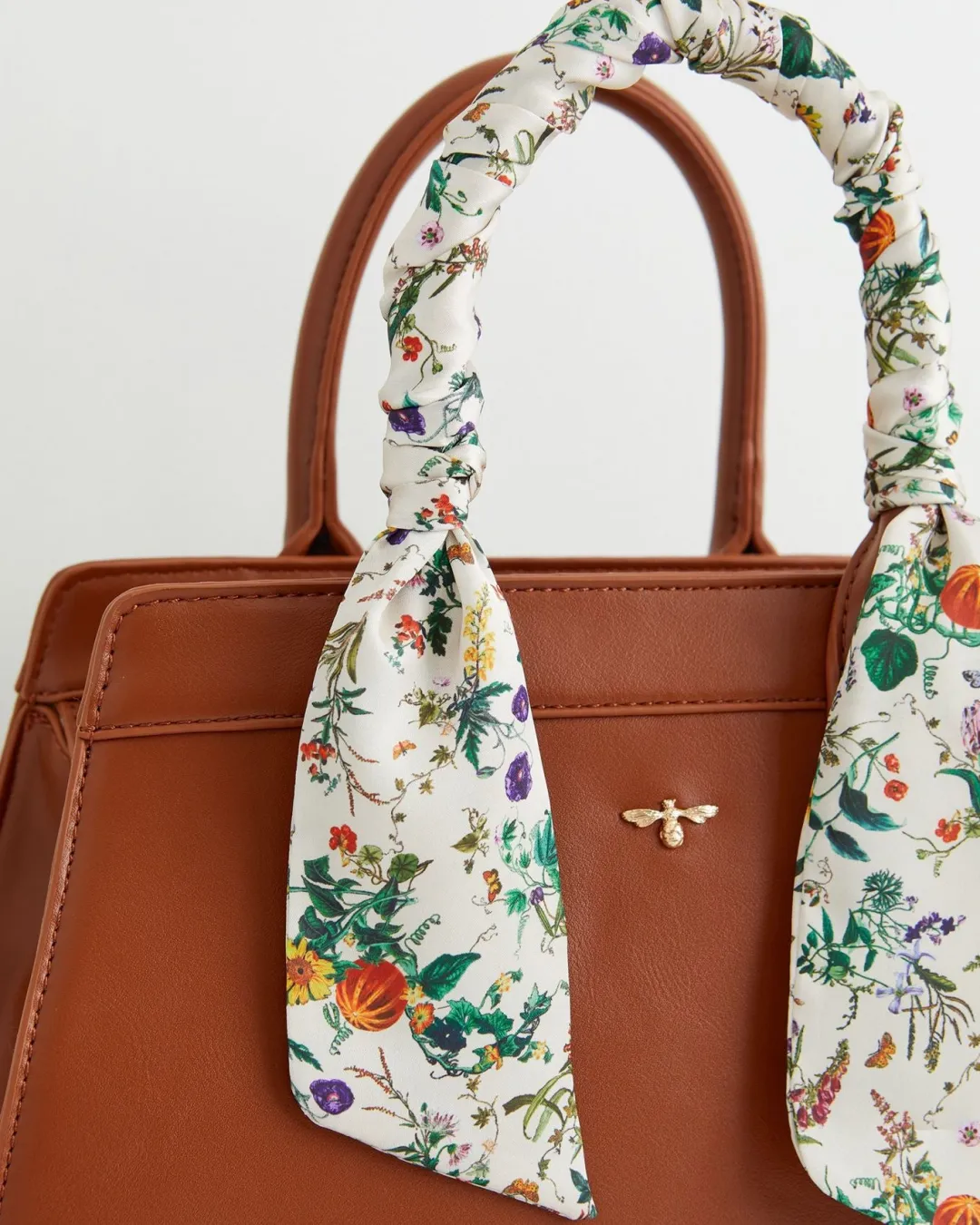Online Fable England Botanical Pumpkin Tote - Tan