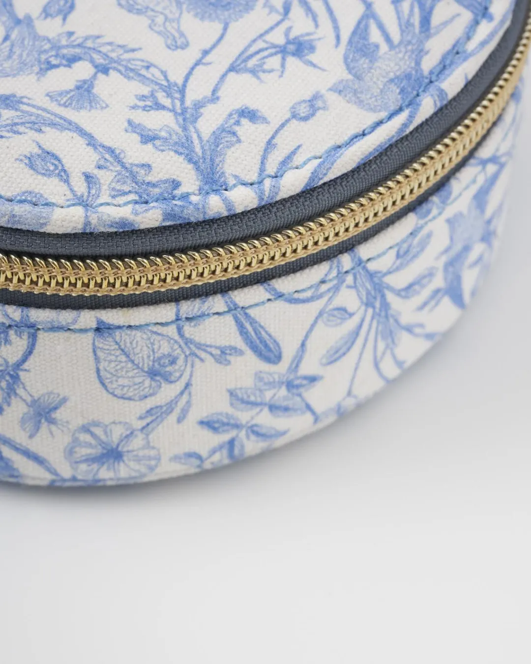 Online Fable England Bunny Blues Oval Jewelry Box