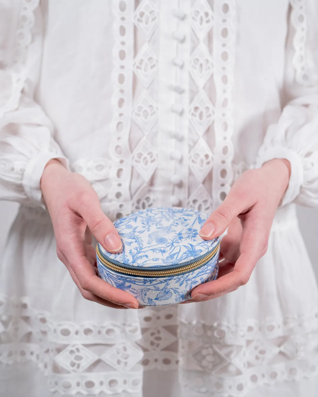 Online Fable England Bunny Blues Oval Jewelry Box