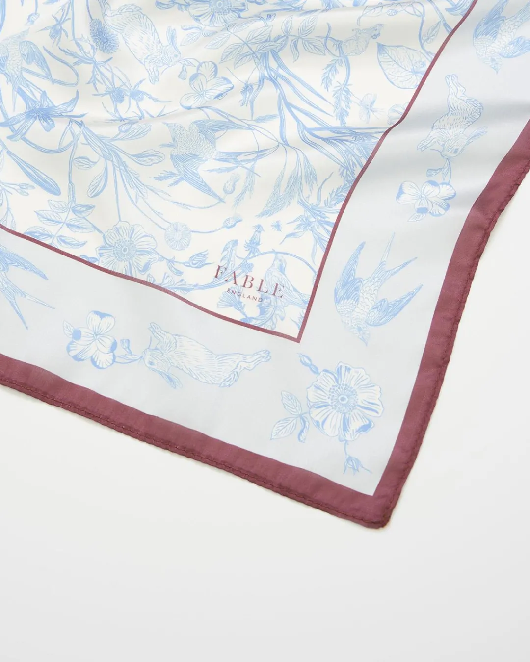 Outlet Fable England Bunny Blues Square Scarf