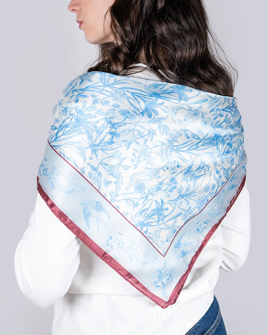 Outlet Fable England Bunny Blues Square Scarf