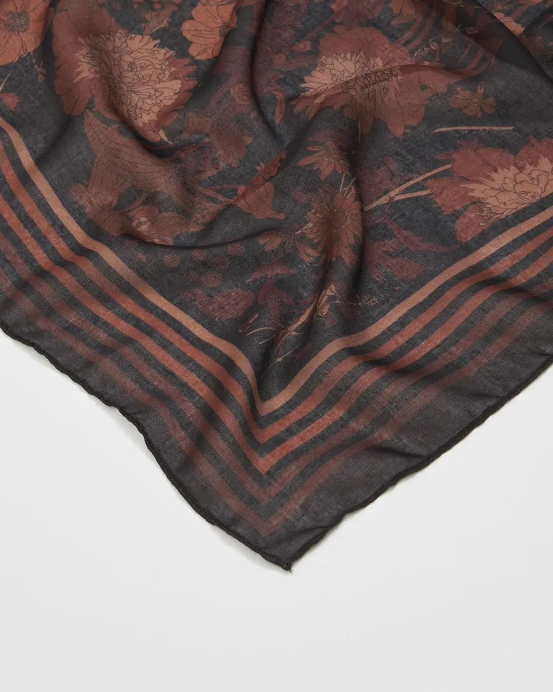 New Fable England Deco Bloom Brown Midweight Scarf