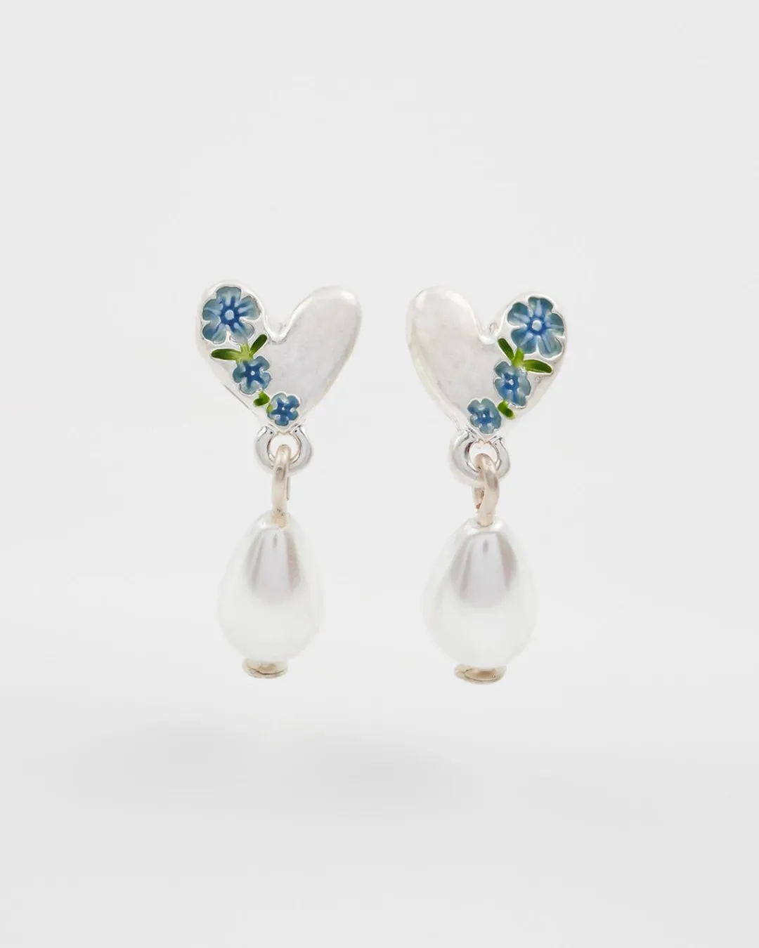 Fashion Fable England Forget Me Not Heart & Pearl Silver Earrings