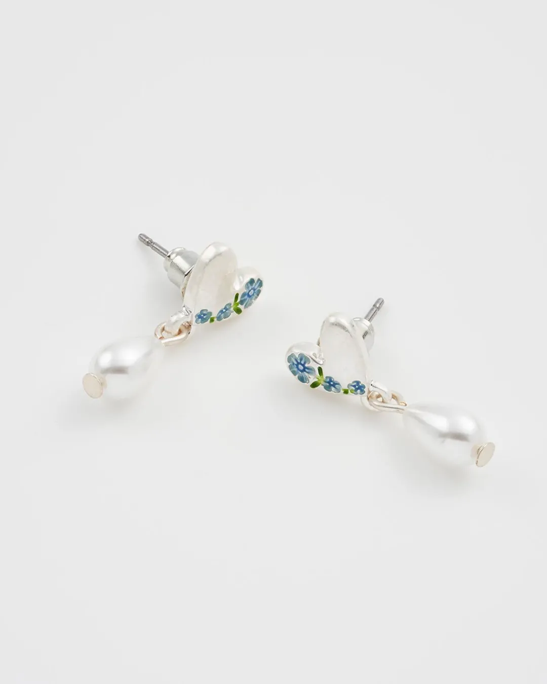 Fashion Fable England Forget Me Not Heart & Pearl Silver Earrings