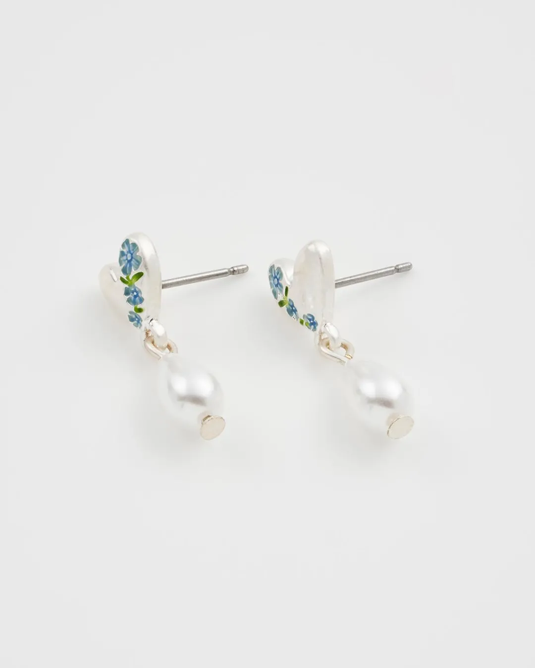 Fashion Fable England Forget Me Not Heart & Pearl Silver Earrings