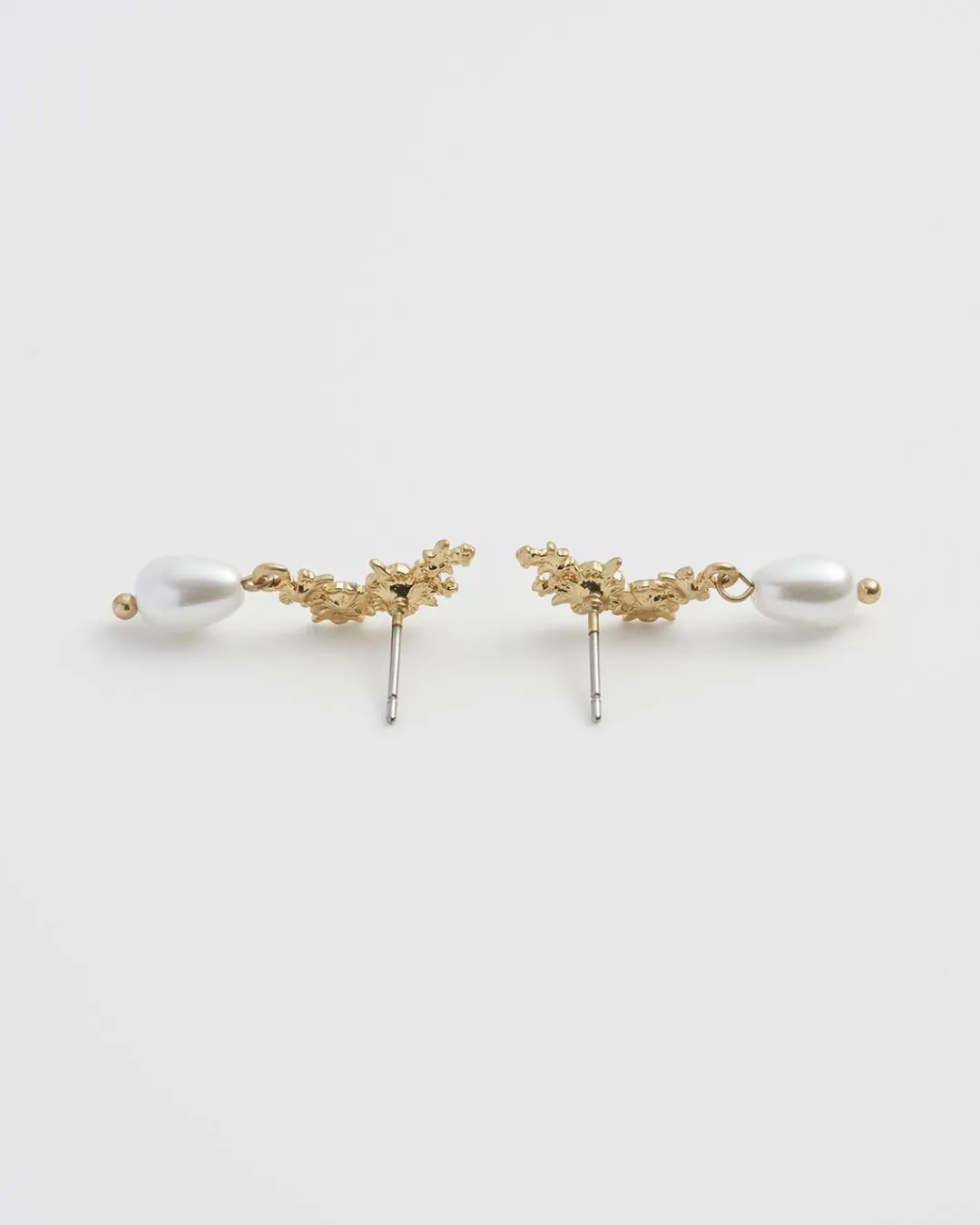 Online Fable England Hibiscus & Pearl Earrings
