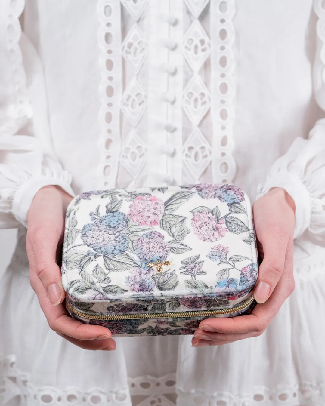 Fashion Fable England Hydrangea Large Jewelry Box