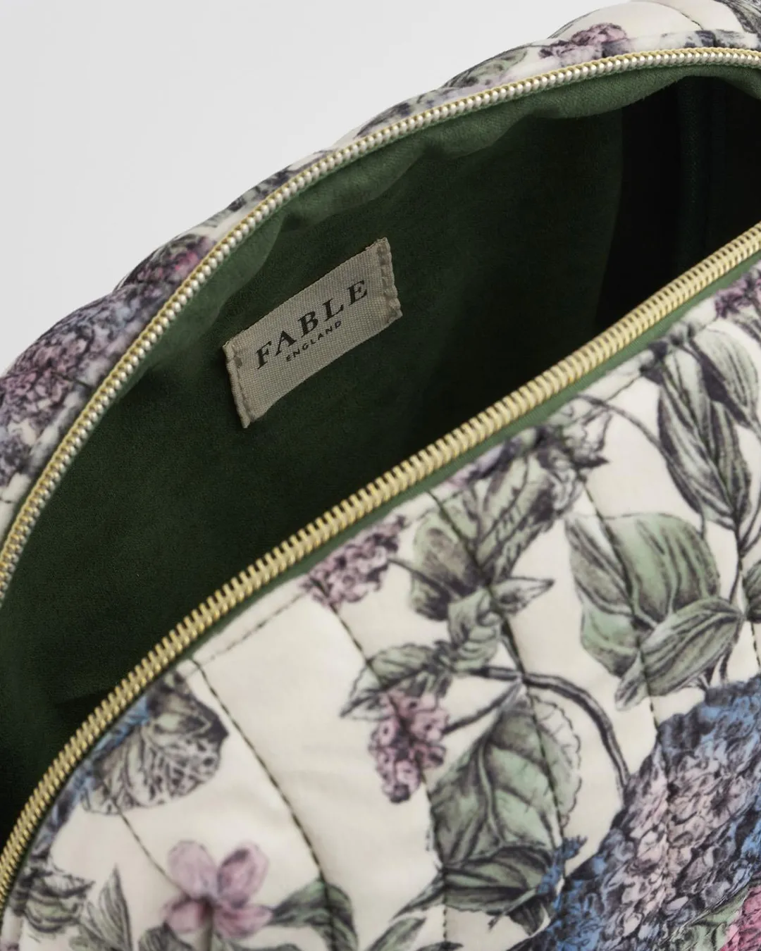 Fashion Fable England Hydrangea Large Quilted Makeup Bag
