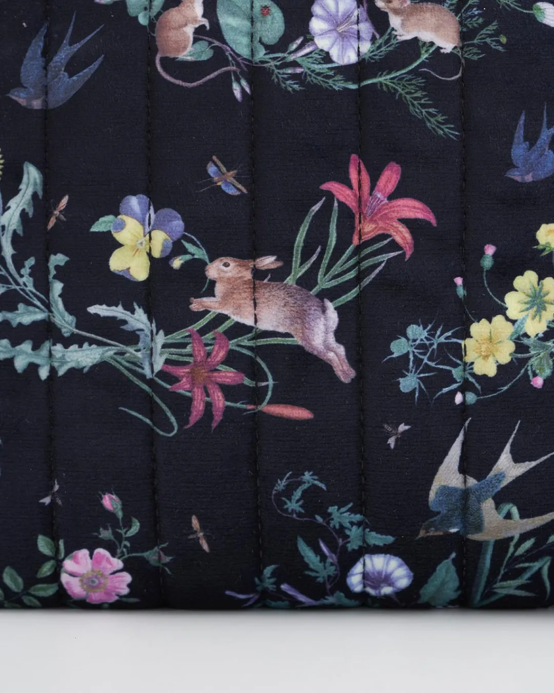 Hot Fable England Running Bunny Large Quilted Makeup Bag