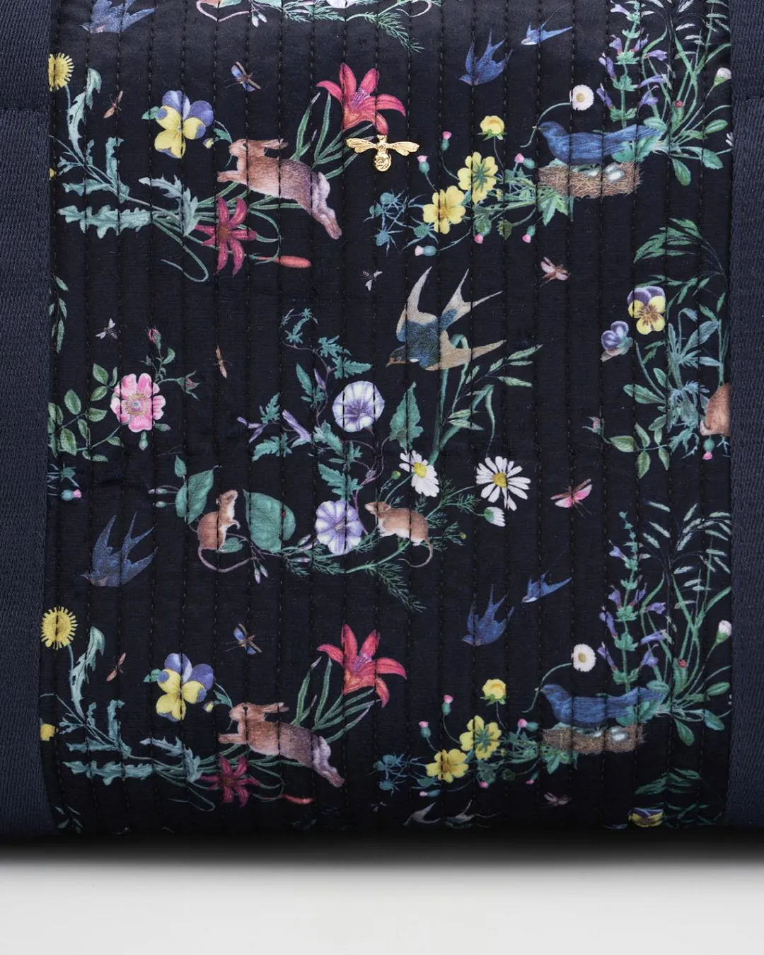 Hot Fable England Running Bunny Weekend Bag