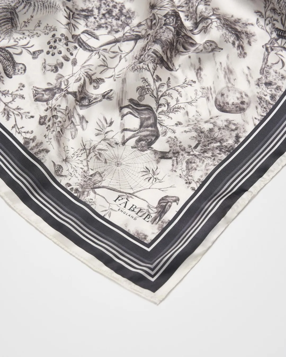 Online Fable England Wolf Garden Black Square Scarf