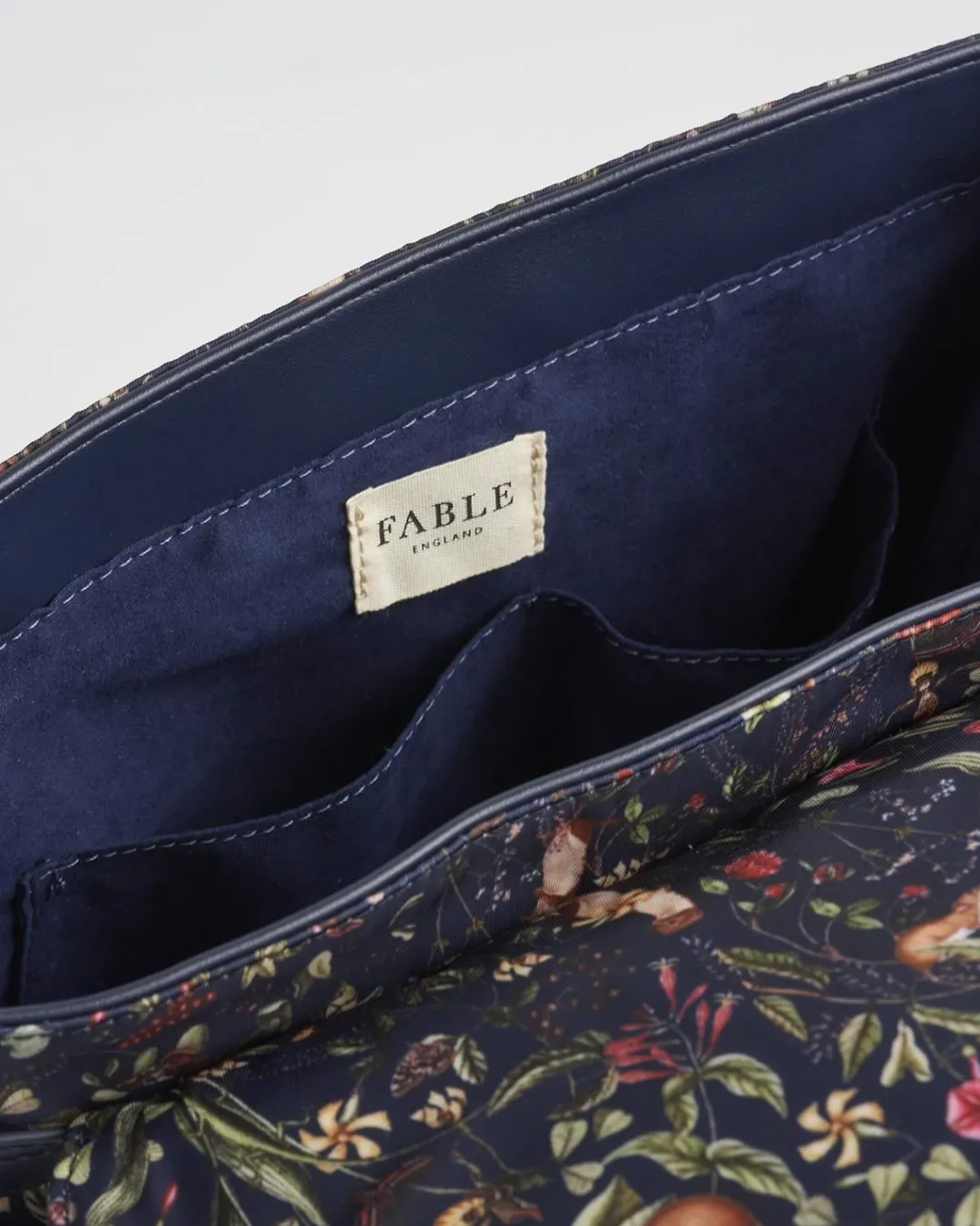 Online Fable England Wolf Garden Large Navy Backpack