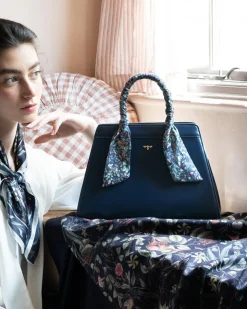 Online Fable England Wolf Garden Large Navy Tote