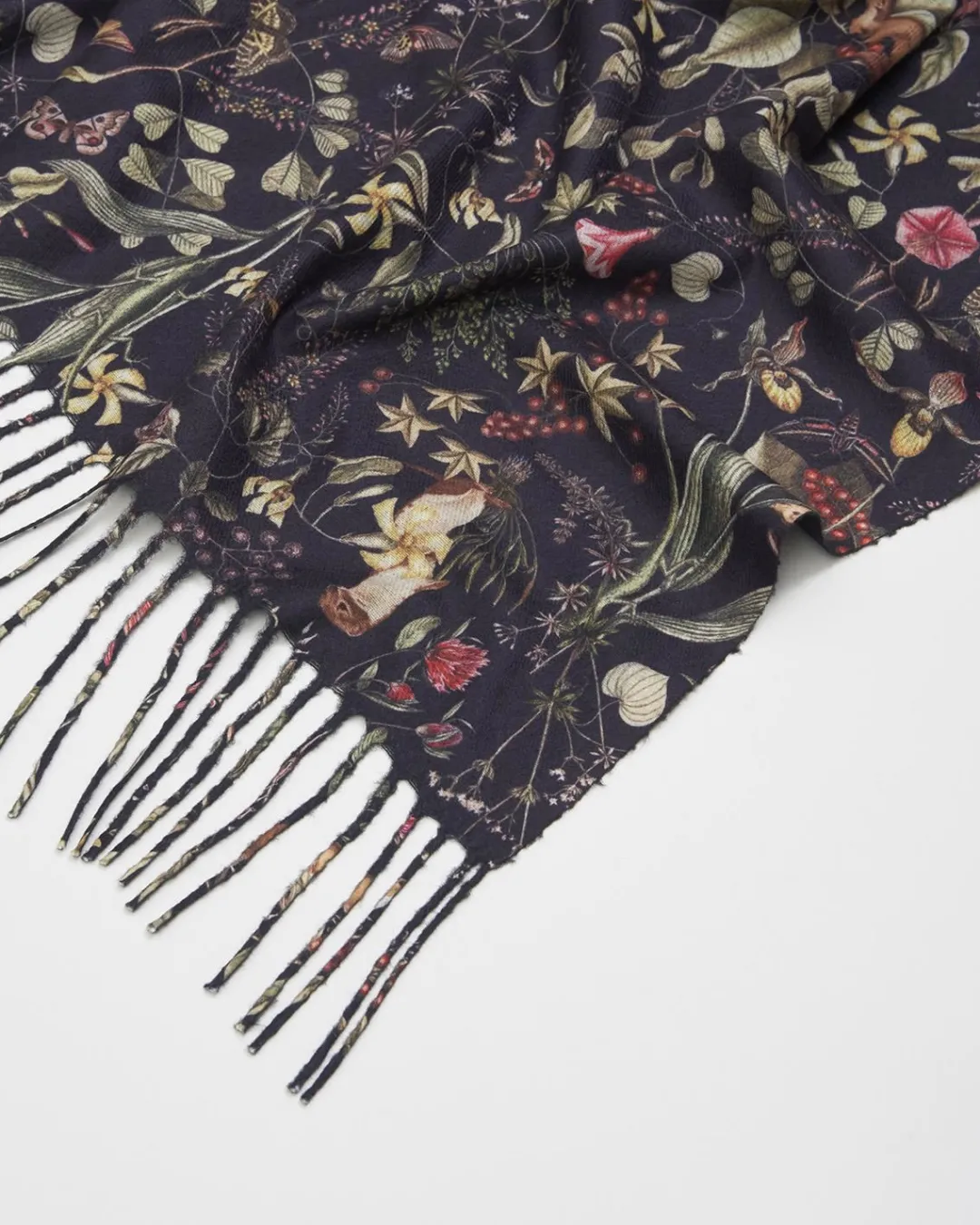 Hot Fable England Wolf Garden Navy Scarf with Tassels
