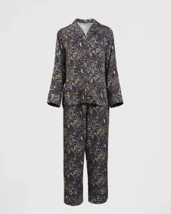 Fashion Fable England Wolf Garden Pajamas